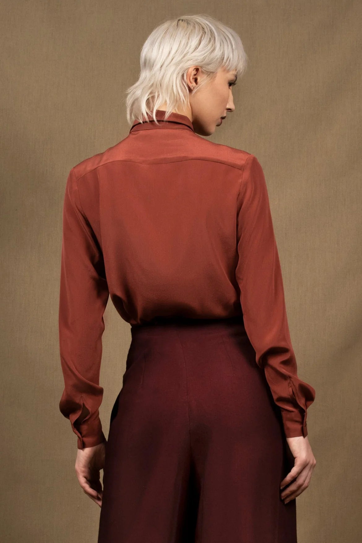 Chemise Femme en Soie Chesnut — Conception