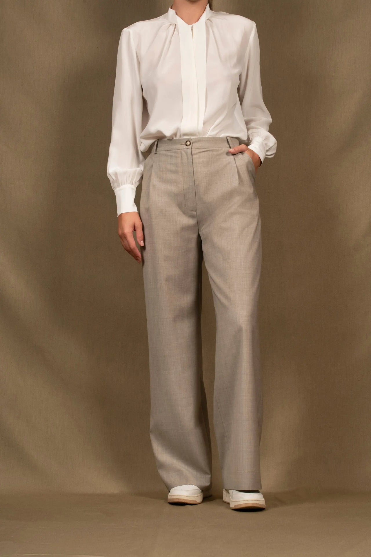 Pantalon Tailleur Femme Large Gris Clair en Laine – Illusion - My Tailor is Joh - Made in France